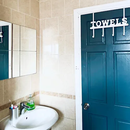 Ferienhaus Cosy 3bdr In Levenshulme-close To Centre And Stockport Town- Free Parking- Wifi *