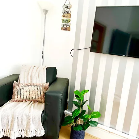 Cosy 3bdr In Levenshulme-close To Centre And Stockport Town- Free Parking- Wifi Ferienhaus