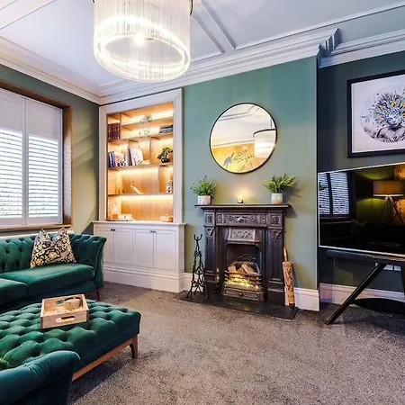 Unique In Northenden Urban Oasis Sleeps 8 Mánchester
