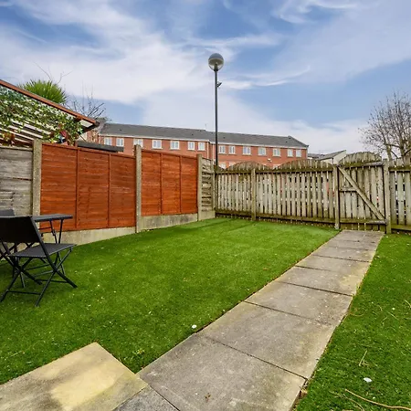 Lovely 3bedroom House, 7mins Drive To Center, Etihad Stadium & Coop Live Arena Hébergement de vacances
