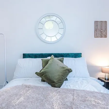 Apartamento Free Park, Sleeps 8, Stunning In Salford, Long Term Disc, Perfect For Groups *
