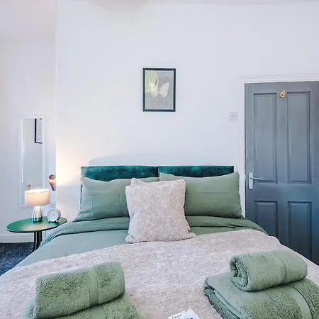 Apartamento Free Park, Sleeps 8, Stunning In Salford, Long Term Disc, Perfect For Groups Mánchester