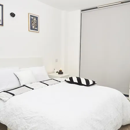 Obi's House&suites - Luxury 2bed Duplex With Balcony Manchester