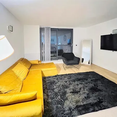 Modern Duplex Centre * Manchester