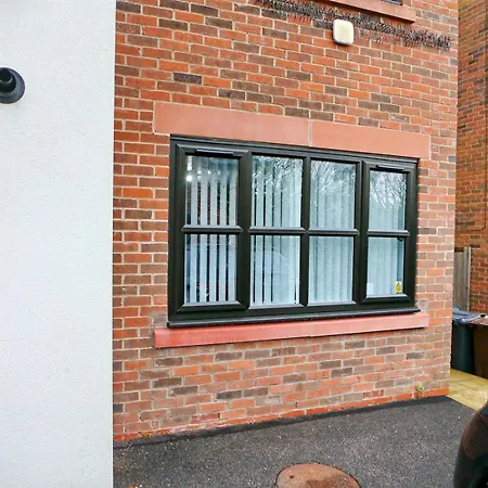 Ferienhaus Pass The Keys Mins From Salford Royal Hospital Park For Free! *