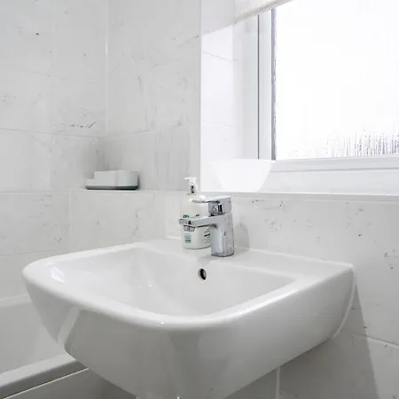 Сasa de vacaciones Luxury 5 Bed Near Etihad And Coop Live Mánchester