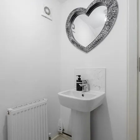 Сasa de vacaciones Luxury 5 Bed Near Etihad And Coop Live Mánchester