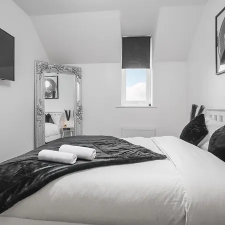 Сasa de vacaciones Luxury 5 Bed Near Etihad And Coop Live Mánchester