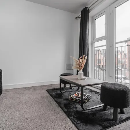 Luxury 5 Bed Near Etihad And Coop Live Сasa de vacaciones