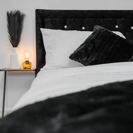 Сasa de vacaciones Luxury 5 Bed Near Etihad And Coop Live