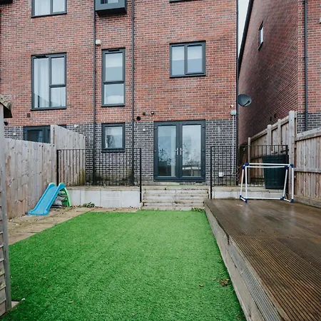 Luxury 5 Bed Near Etihad And Coop Live *