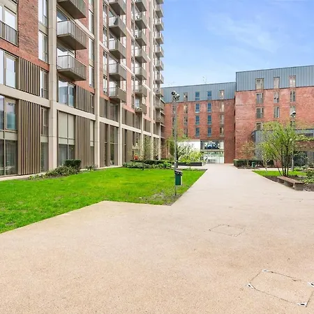 Apartment View 2 King Ensuites Gym Manchester