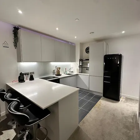 View 2 King Ensuites Gym * Manchester