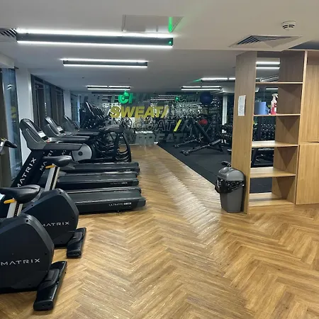 Apartment View 2 King Ensuites Gym