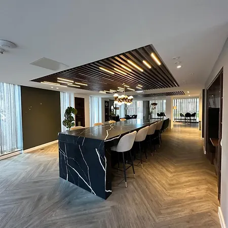 View 2 King Ensuites Gym * Manchester