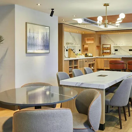 Отель Marriott Piccadilly Манчестер