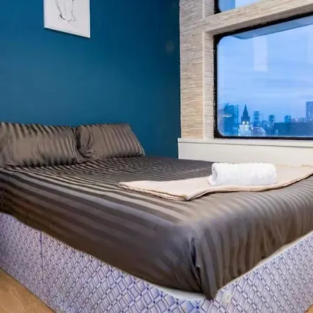 - Comfortable 2-bedroom With Heights Views Апартаменты