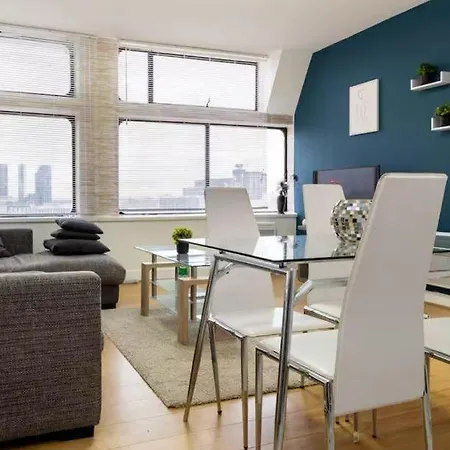 Апартаменты - Comfortable 2-bedroom With Heights Views *