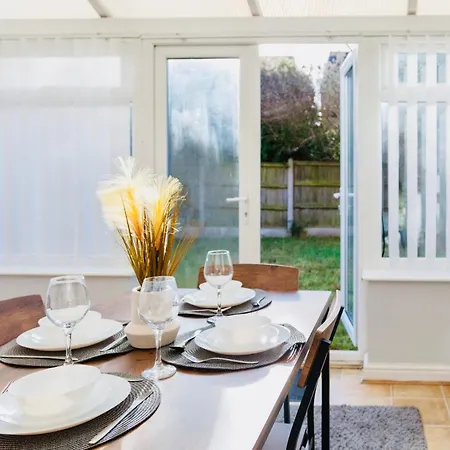 度假居 Comfy 3 Bed House By Airport, Perfect For Groups & Families 曼彻斯特