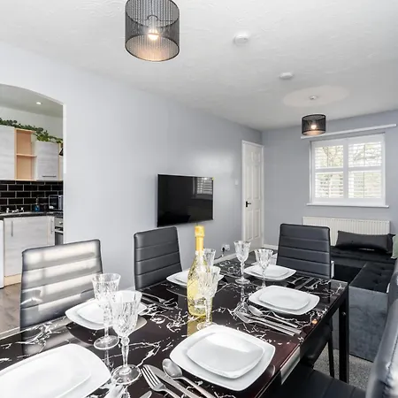 Cozy 2 Bed - Unlimited Wi-fi - Free Parking - Sleeps 6 - By Old Trafford