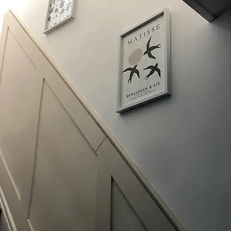 Modern Townhouse-free Parking-game Room-w-ifi Сasa de vacaciones