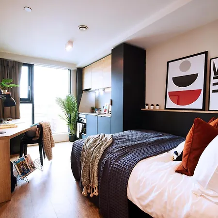 Student Only Luxury Studio, Circle Square Manchester,minimum 42 Nights شقة