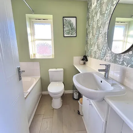 Дом отдыха Ideal 3-bed Stay-away-home Area