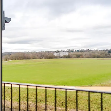 Lejlighed Stunning 3 Story Home, 3 X King Size Beds, Pool Table, Free Parking X2, Ping Pong Manchester