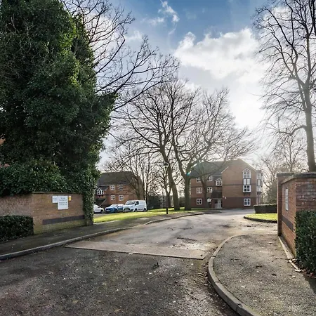 Cozy 2 Bed - Unlimited Wi-fi - Free Parking - Sleeps 6 - By Old Trafford *