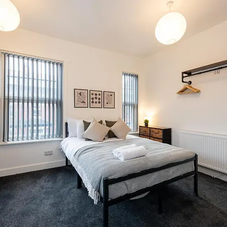 Private Ensuite With Kitchen Access By Irwell Hotell *
