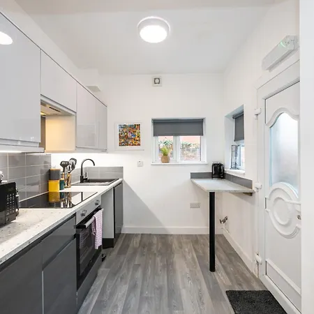 Private Ensuite With Kitchen Access By Irwell Hotell Manchester
