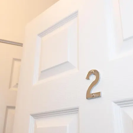 Private Ensuite With Kitchen Access By Irwell Hotell *
