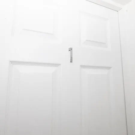 Private Ensuite With Kitchen Access By Irwell Hotell