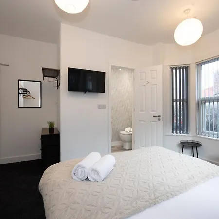 Private Ensuite With Kitchen Access By Irwell Hotell *