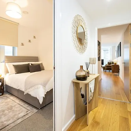 Northern Quarter Luxury 2 Bed With Balcony * マンチェスター