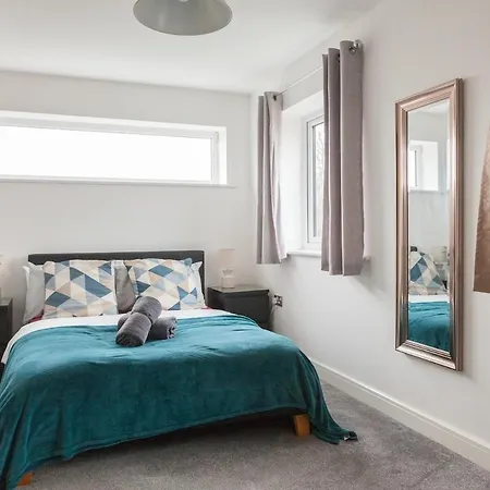 Exquisite 4 Bedroom 2 Bath Parking Etihad Stadium Prázdninový dům *
