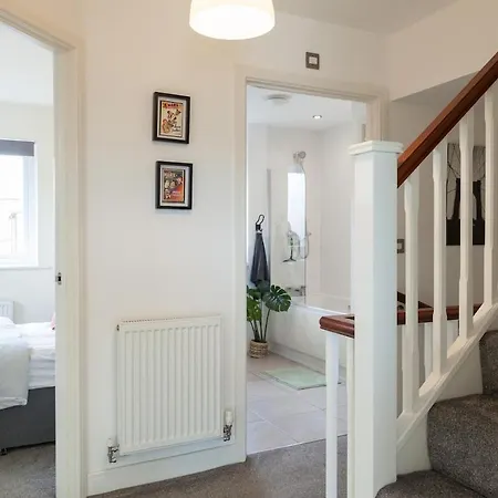 Prázdninový dům Exquisite 4 Bedroom 2 Bath Parking Etihad Stadium *