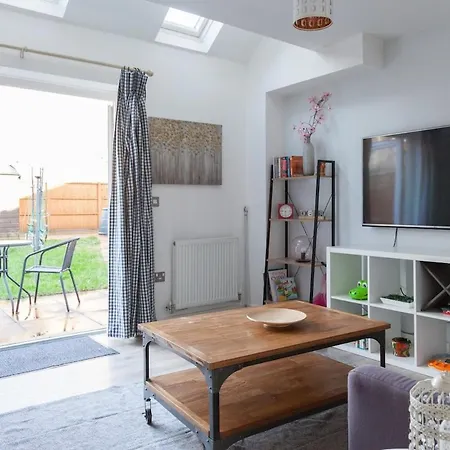 Prázdninový dům Exquisite 4 Bedroom 2 Bath Parking Etihad Stadium Manchester