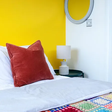 Exquisite 4 Bedroom 2 Bath Parking Etihad Stadium Prázdninový dům