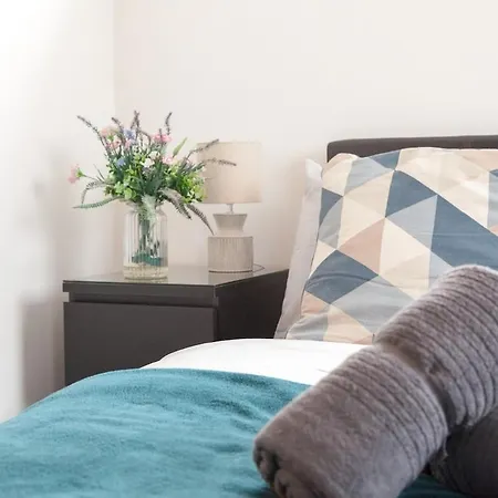 Prázdninový dům Exquisite 4 Bedroom 2 Bath Parking Etihad Stadium Manchester