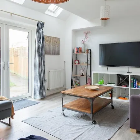 Exquisite 4 Bedroom 2 Bath Parking Etihad Stadium Prázdninový dům Manchester