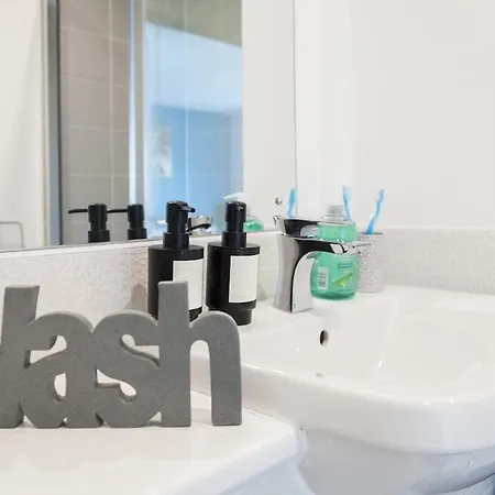 Exquisite 4 Bedroom 2 Bath Parking Etihad Stadium Prázdninový dům Manchester