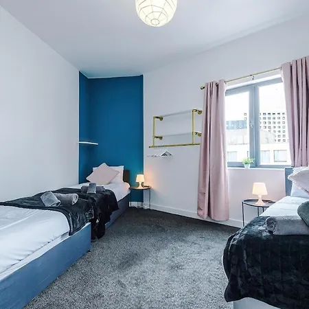 Free Parking, Sleeps 6, Stylish In Salford Quays Manchester