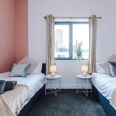 Free Parking, Sleeps 6, Stylish In Salford Quays *