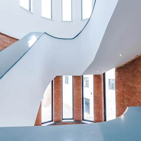 Free Parking, Sleeps 6, Stylish In Salford Quays *