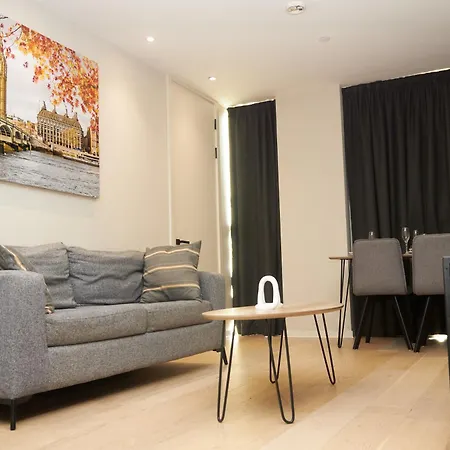 Luxury 2 Bed With Balcony Daire Manchester