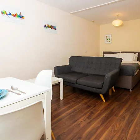 Διαμέρισμα Cosy Stretford In A Prime Location *