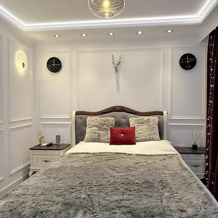 Private Bedroom In Unique Luxury House, Salford, Mánchester