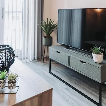 2 Bed 2 Bath Close To Ctre Sleeps 5 -free Parking * 맨체스터