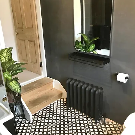 Apartment Stylish Comfortable With Free Parking